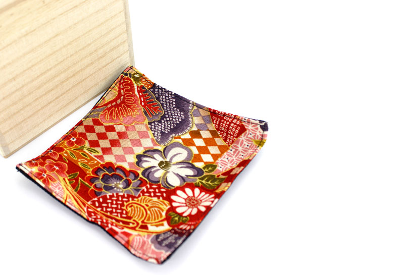 �Z���~�b�N�� �}�O�J�b�v 