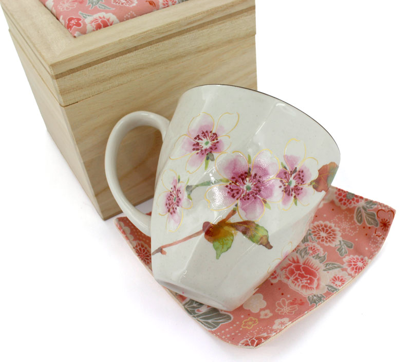 �Z���~�b�N�� �}�O�J�b�v 